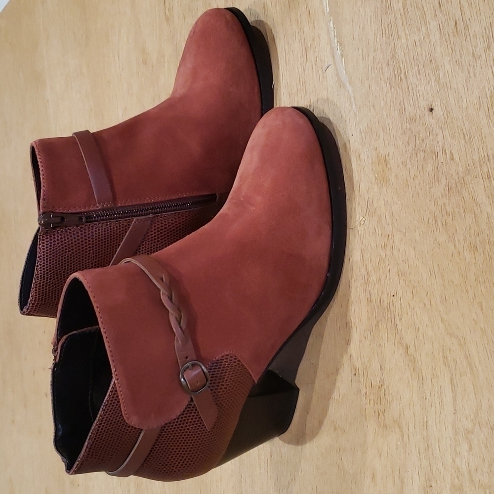 Diba Rust Orange Suede Leather Ankle Booties Braided Strap 8M NWOT